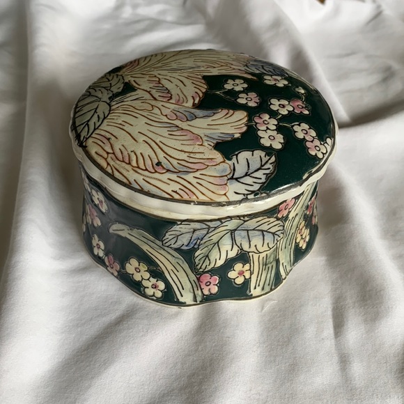 Other - Vintage Floral Chinoiserie Trinket Box